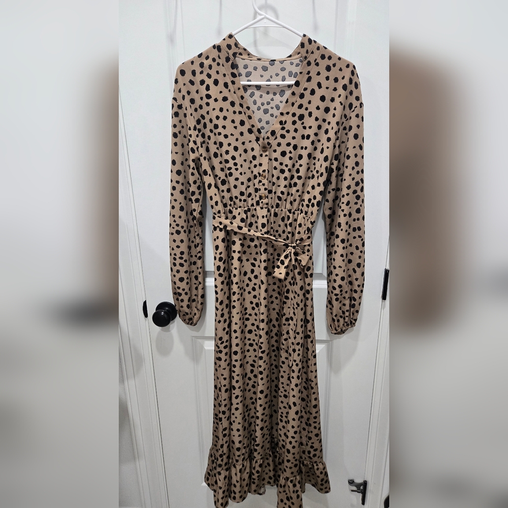 Leopard print maxi dress. Tan/black. Shein. Stretchy waist band. Waist tie.